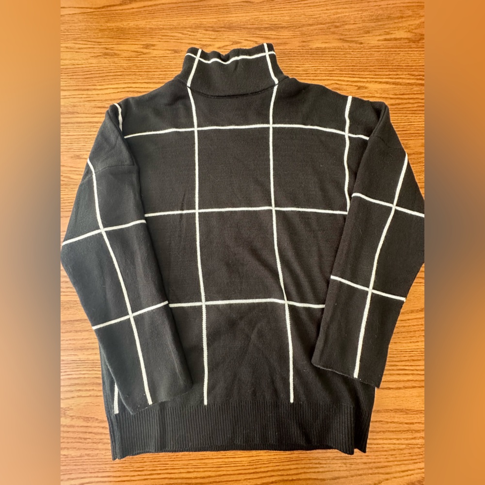 Simplee black turtleneck sweater with white stripes size large